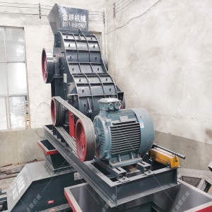 中型無篩底雙級破碎機設備發貨圖片