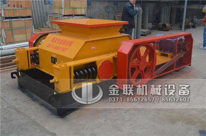 玻璃破碎用雙齒輥破碎機好嗎，購買一臺需要多少錢？