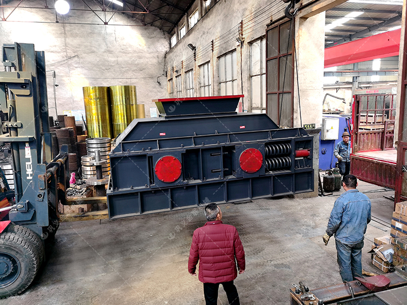 2PG1508半自動(dòng)液壓對(duì)輥制砂機(jī)發(fā)貨圖片