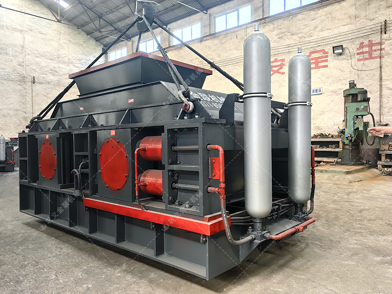 大型2PG1508液壓對輥破碎制砂機發(fā)往陜西 大型2PG1508液壓對輥破碎制砂機發(fā)往陜西