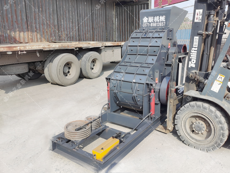 SCF1100X1000大型雙級(jí)粉碎機(jī)發(fā)貨圖片_發(fā)往甘肅平陽_破碎煤矸石