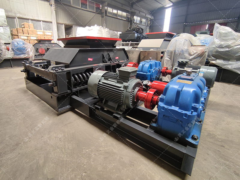 600X900雙齒輥破碎機發貨圖片_發往安徽淮南_破碎煤矸石