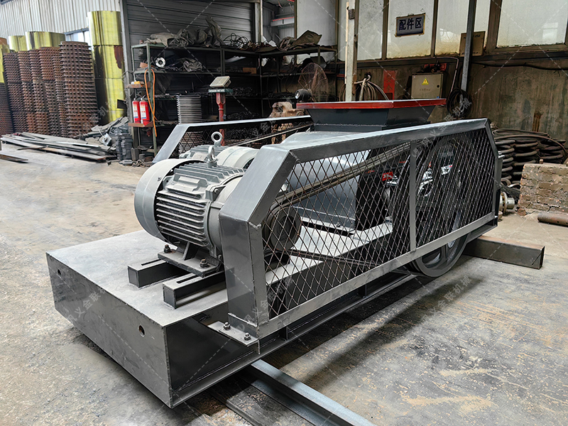 2PGC小型雙齒輥破碎機發貨圖片_發往湖南婁底_破碎冰塊