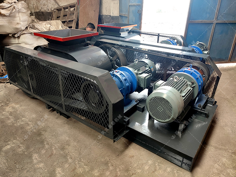 2PG400x400小型對(duì)輥破碎機(jī)發(fā)貨圖片_發(fā)往廣西雨林_破碎沙子 2PG400x400小型對(duì)輥破碎機(jī)發(fā)貨圖片_發(fā)往廣西雨林_破碎沙子