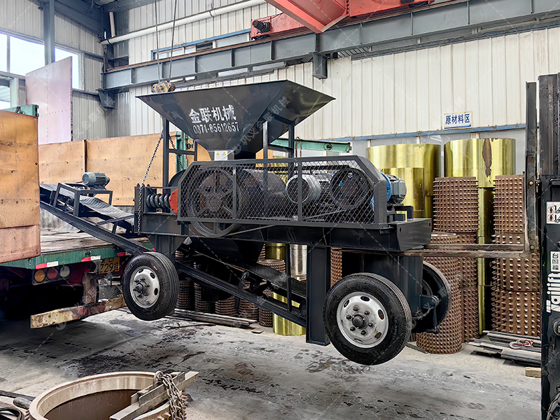 610X400對輥破碎機發(fā)貨圖片_發(fā)往甘肅蘭州_破碎金礦石 610X400對輥破碎機發(fā)貨圖片_發(fā)往甘肅蘭州_破碎金礦石