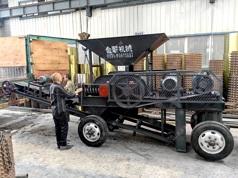 610X400對輥破碎機發(fā)貨圖片_發(fā)往甘肅蘭州_破碎金礦石 610X400對輥破碎機發(fā)貨圖片_發(fā)往甘肅蘭州_破碎金礦石