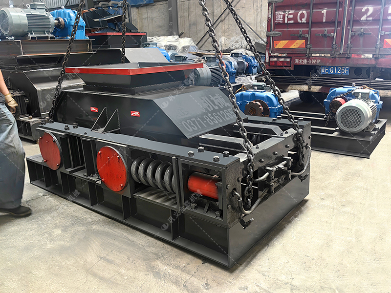 2PG800X600對(duì)輥破碎機(jī)發(fā)貨圖片_發(fā)往廣西三江_鵝卵石制砂 2PG800X600對(duì)輥破碎機(jī)發(fā)貨圖片_發(fā)往廣西三江_鵝卵石制砂