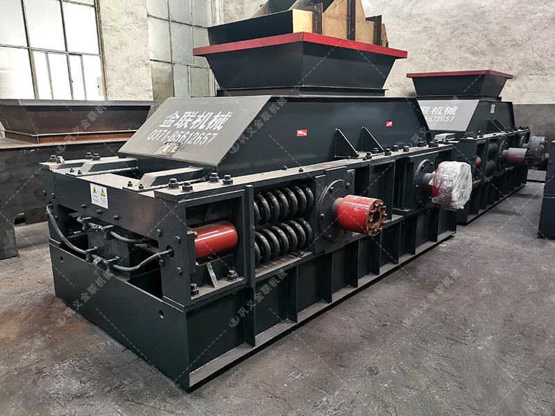 2PG1000X700連軸式對輥破碎機發(fā)貨圖片_發(fā)往廣東湛江_玄武巖制砂