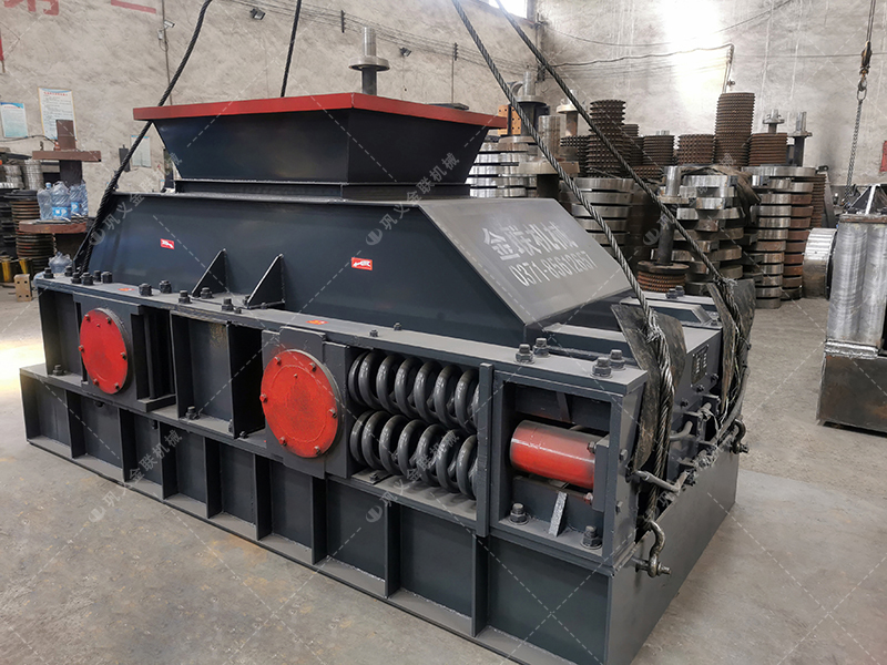 砂廠更換設(shè)備用對輥破碎機多少錢一臺？