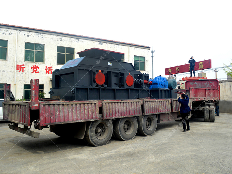 砂廠更換設(shè)備用對輥破碎機多少錢一臺？