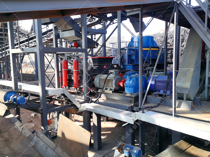 砂石業“產能成本雙難”？液壓對輥制砂機給出破局新解